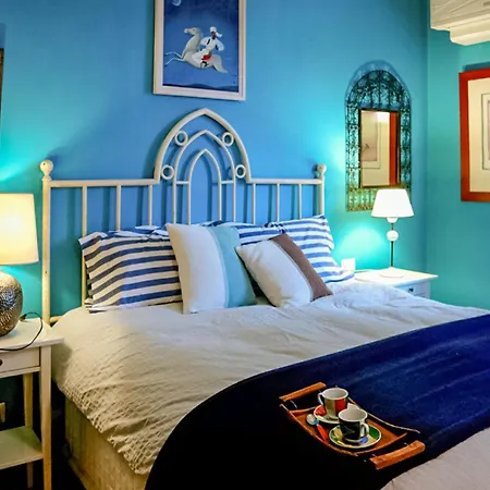 6 Bedroom In *